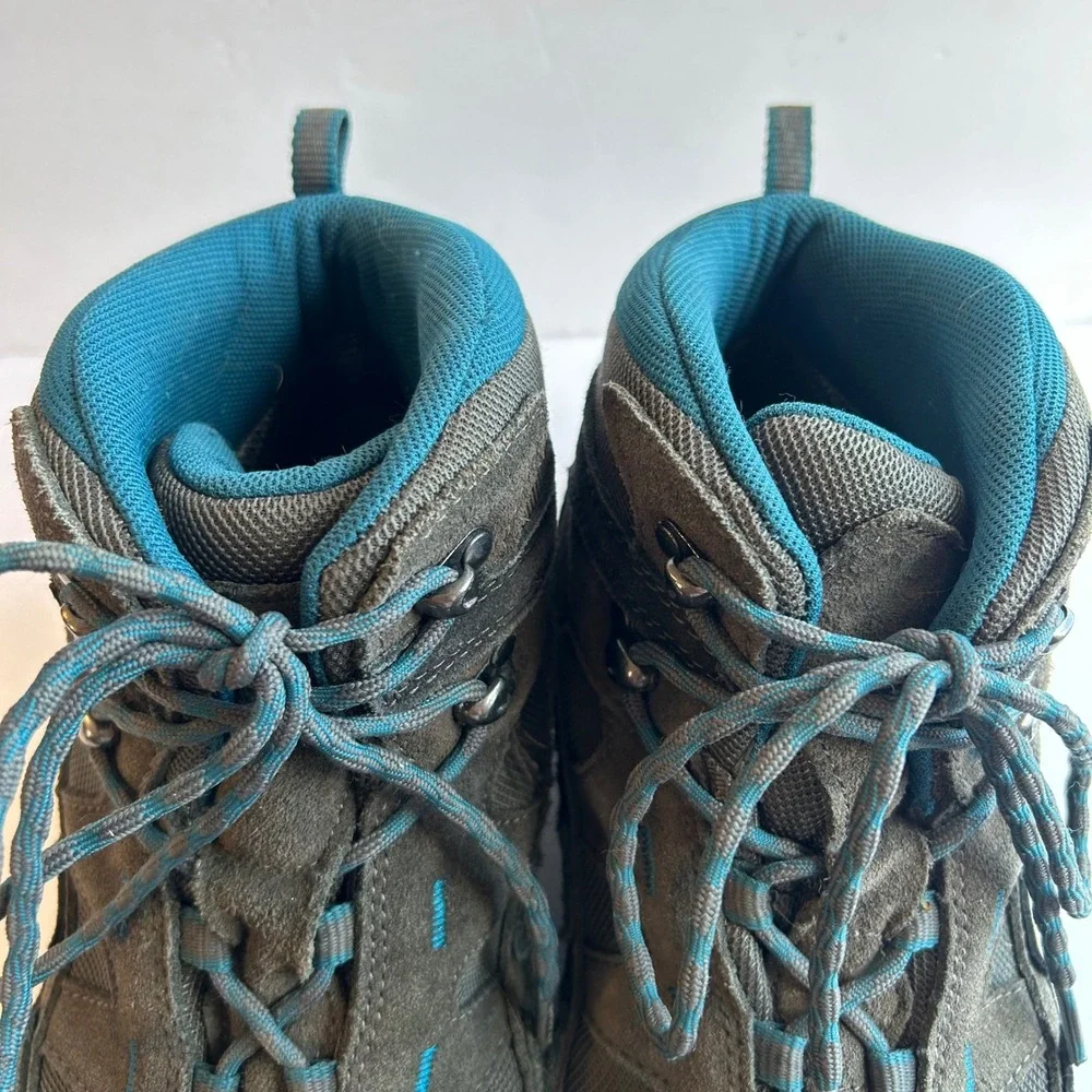 Clorts hiking boots